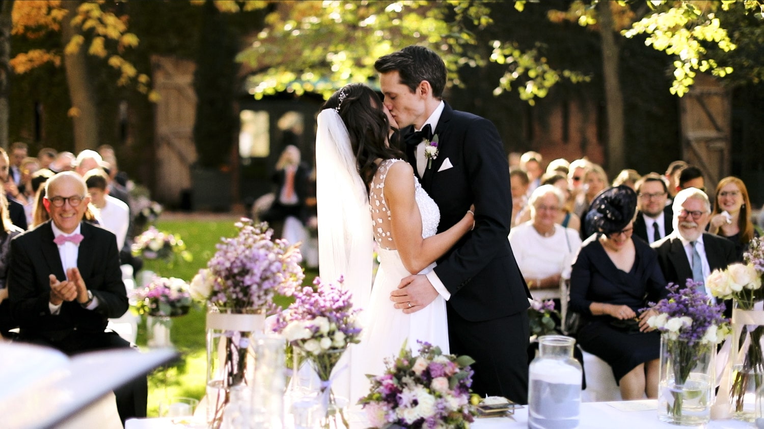 Hochzeit Hofgut von Hünersdorff Hochzeitskuss